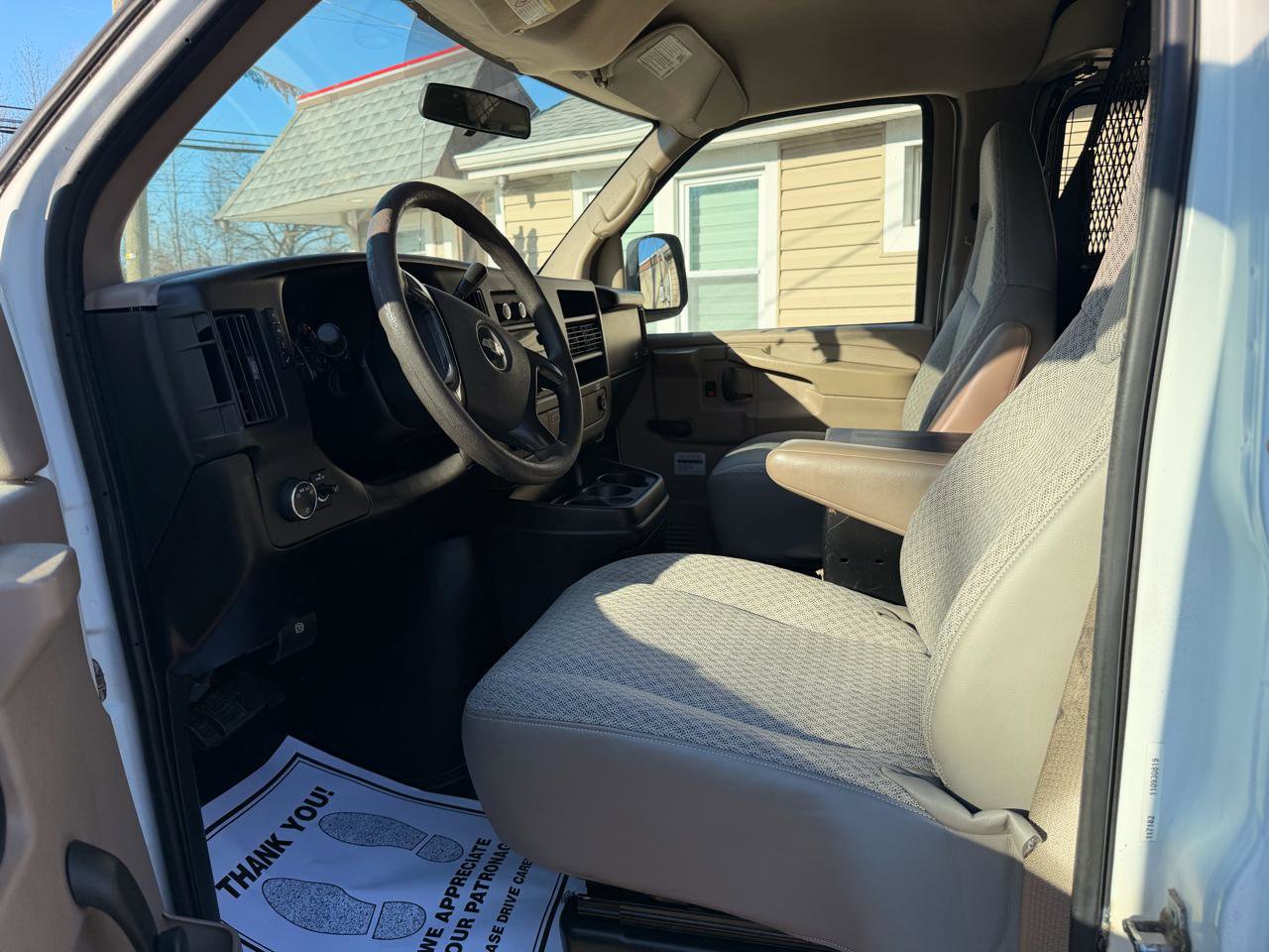 Used 2009 Chevrolet Express 1500 RWD image 11
