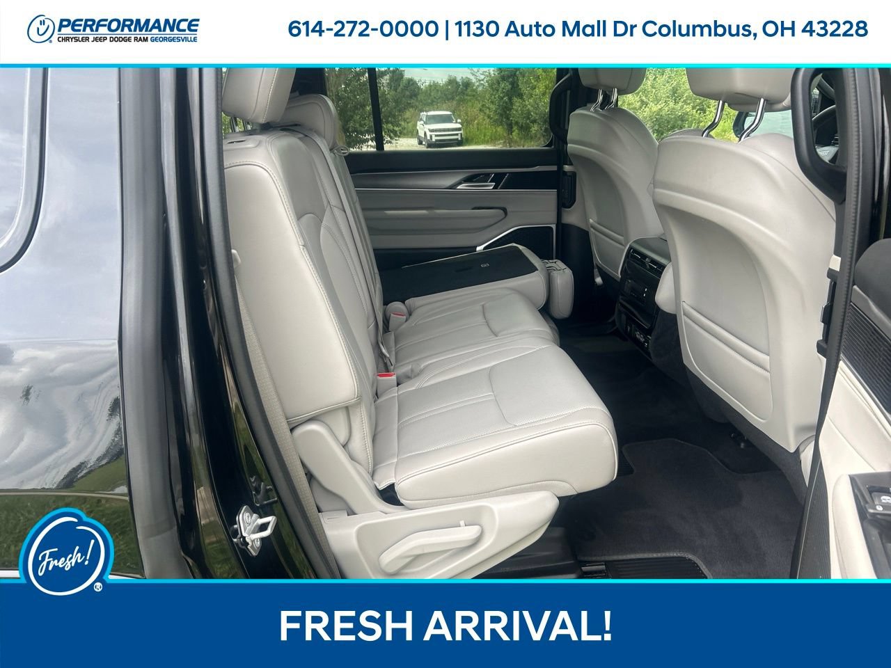 Used 2025 Jeep Wagoneer 4WD image 15