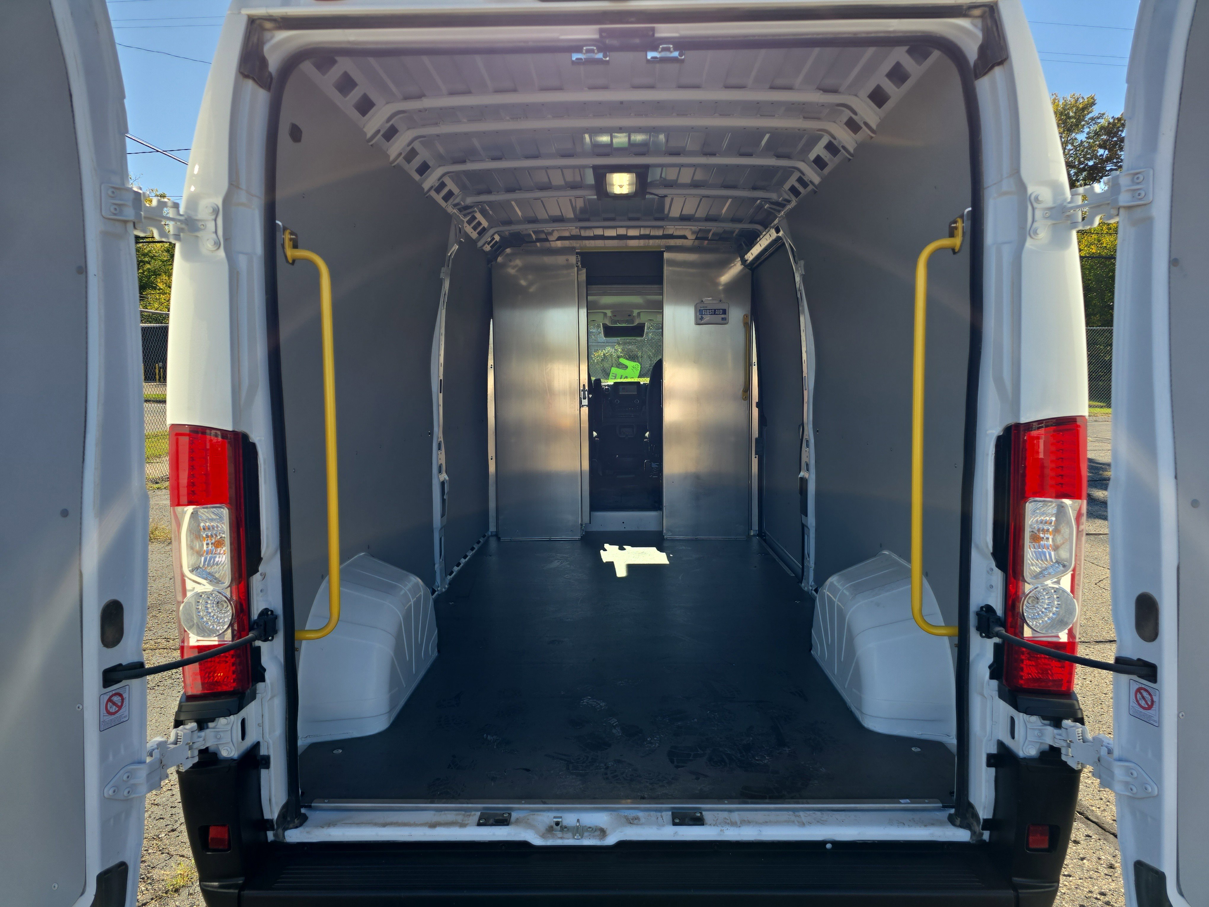 Used 2025 RAM ProMaster 2500 w/ Convenience Group image 7