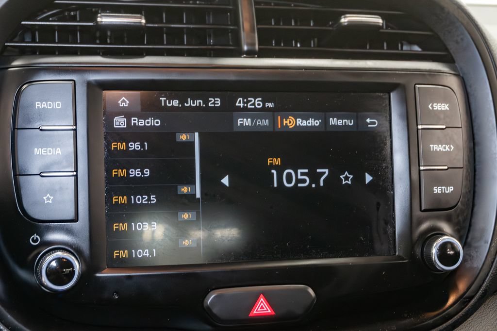 Used 2025 Kia Soul LX w/ LX Technology Package FWD image 21