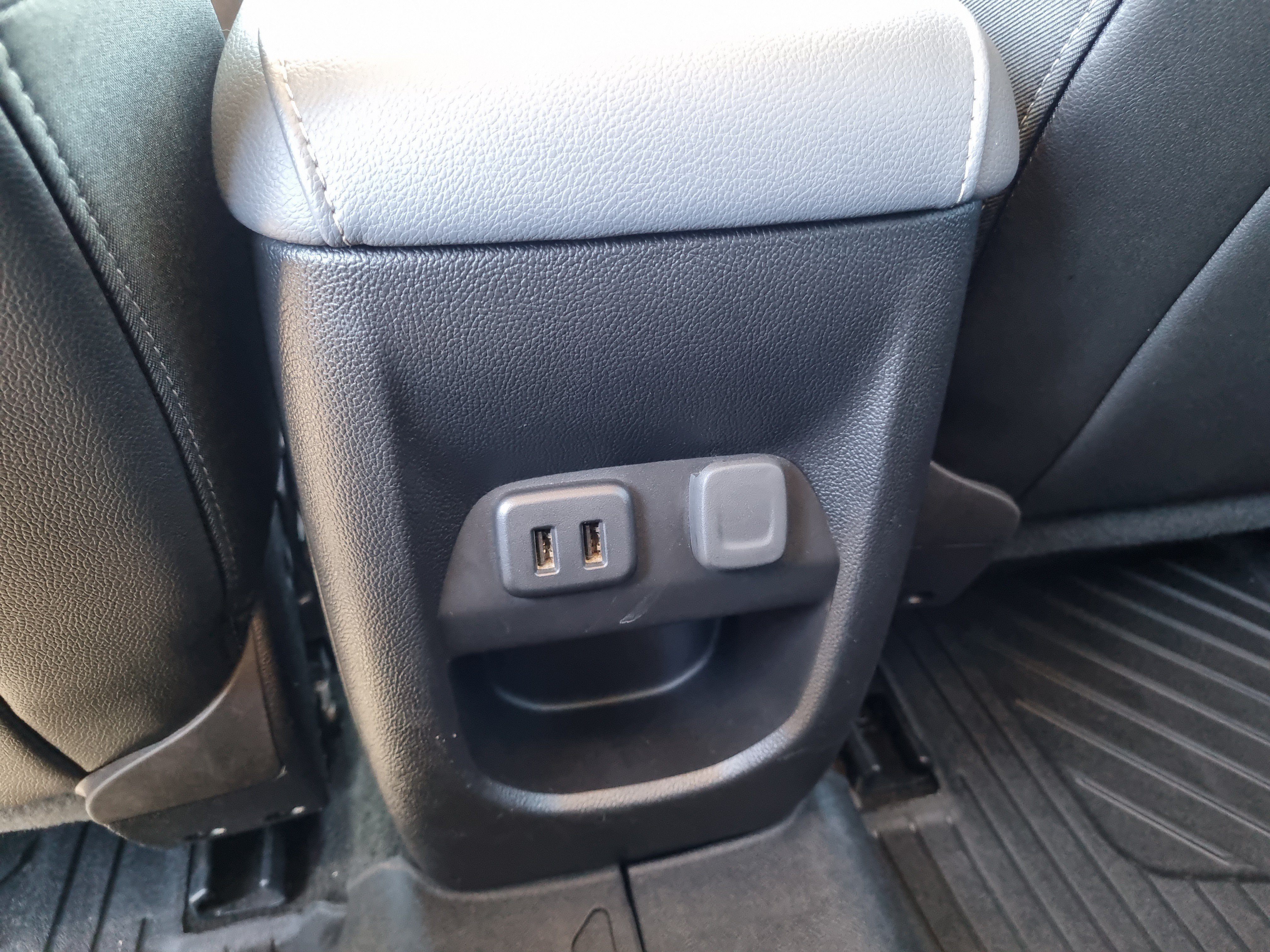 Used 2018 Chevrolet Colorado Z71 w/ Z71 Midnight Edition AWD/4WD image 11