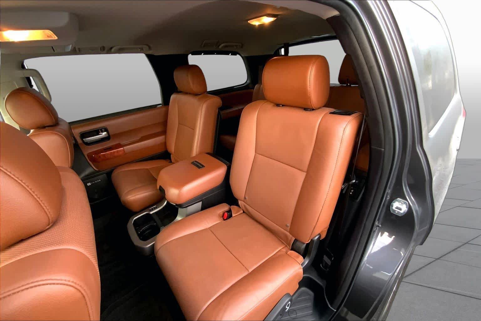 Used 2018 Toyota Sequoia Platinum RWD image 19