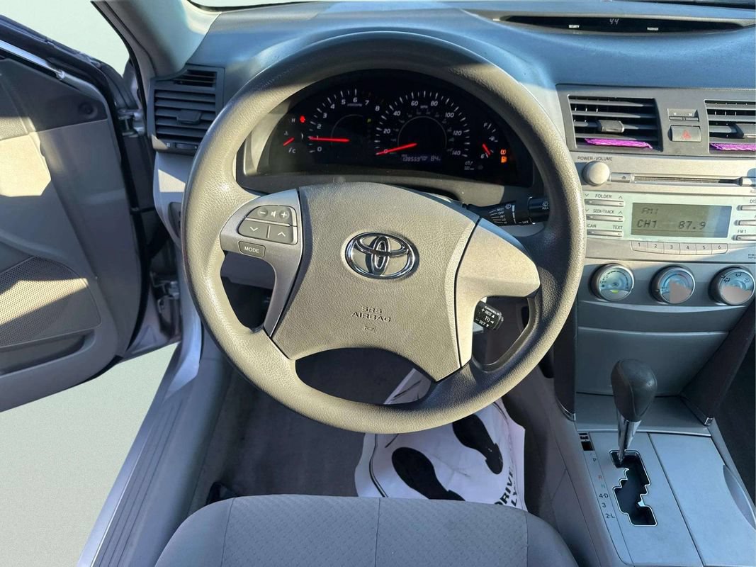 Used 2009 Toyota Camry LE FWD image 16