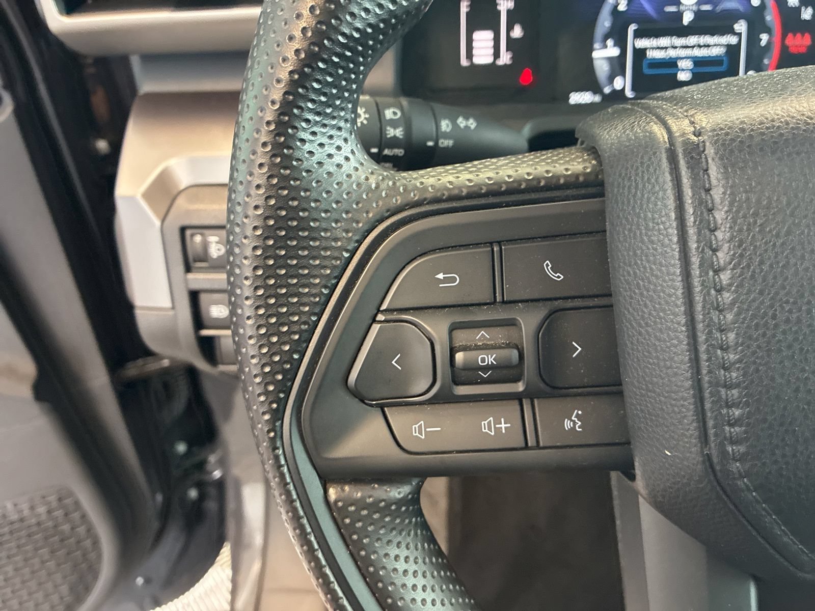Used 2024 Toyota Tacoma SR5 AWD/4WD image 13