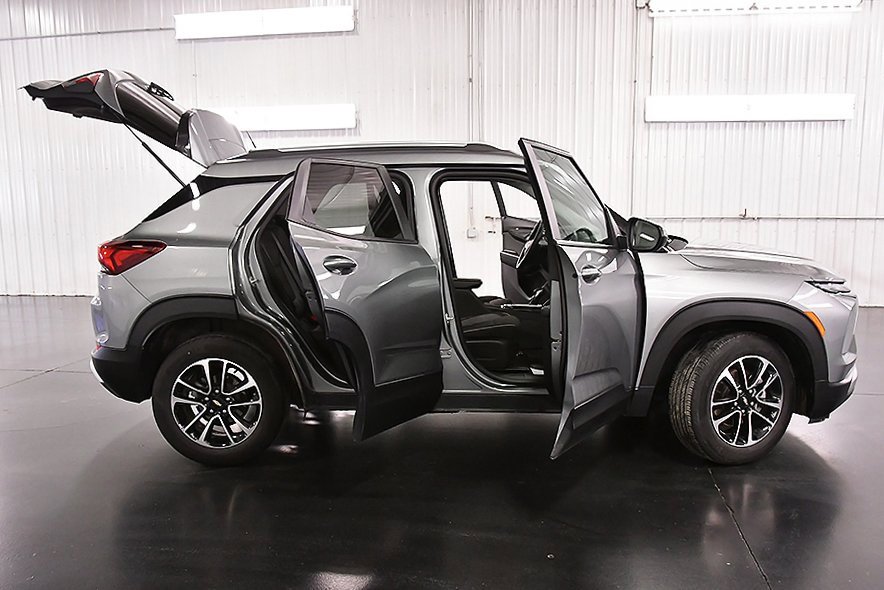 Used 2025 Chevrolet TrailBlazer LT w/ LT Cold Weather Package image 30