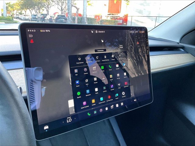 Used 2022 Tesla Model Y Long Range image 24