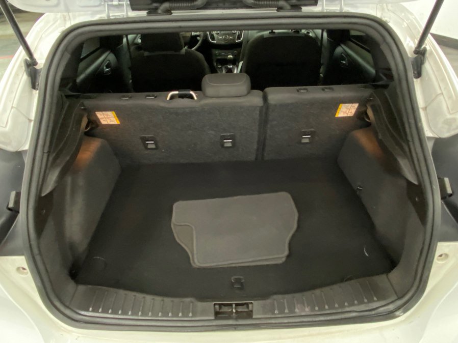 Used 2016 Ford Focus ST FWD image 39