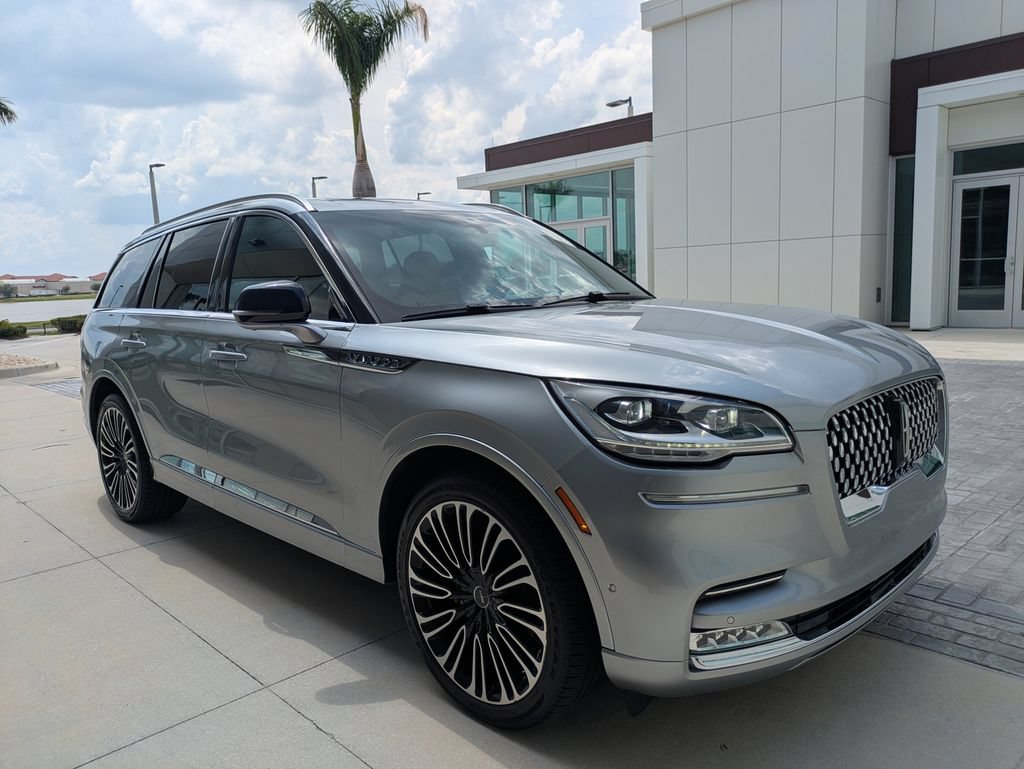 Certified 2024 Lincoln Aviator Black Label w/ Dynamic Handling Package AWD/4WD image 4