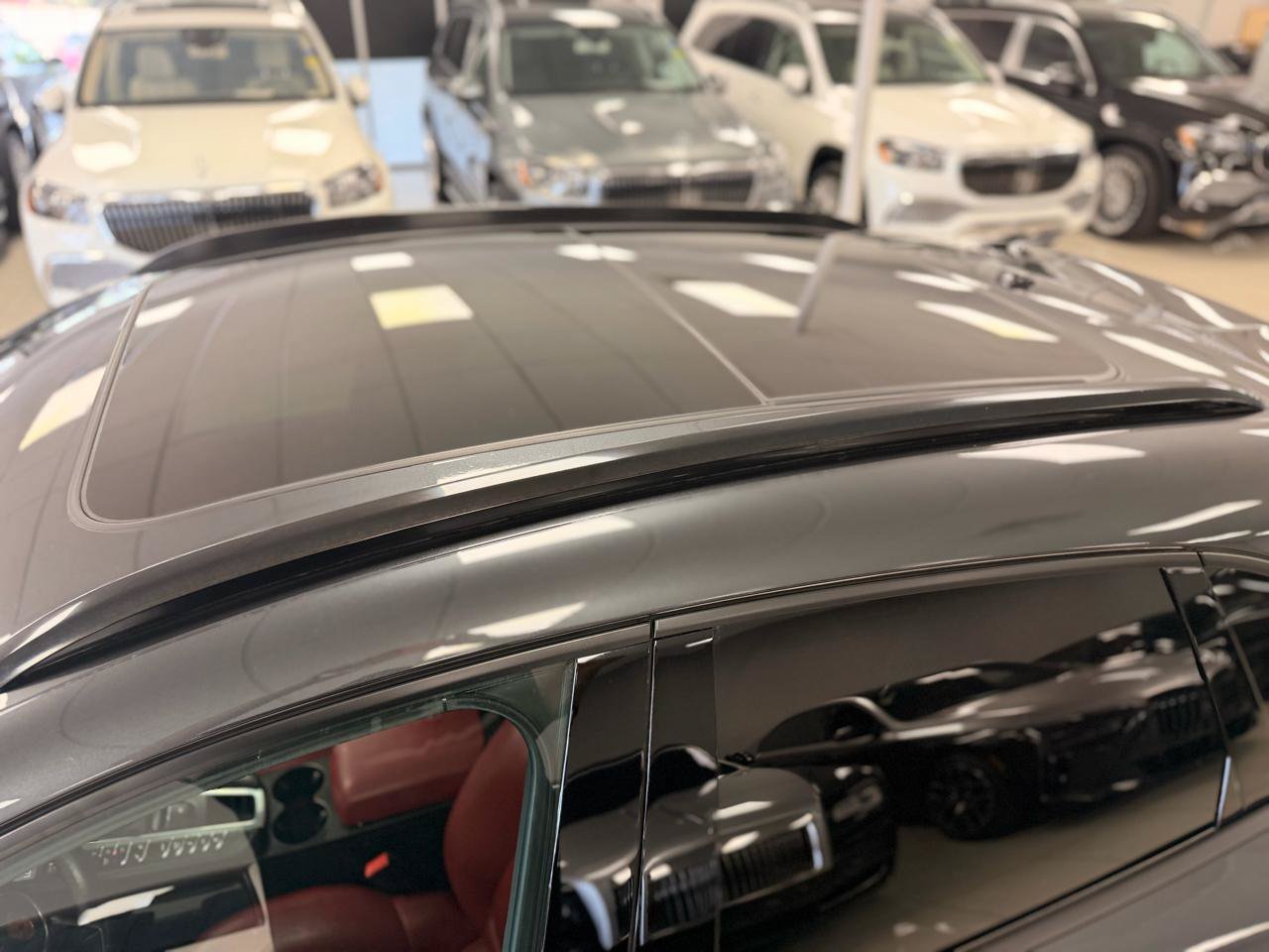 Used 2018 Porsche Macan AWD/4WD image 40