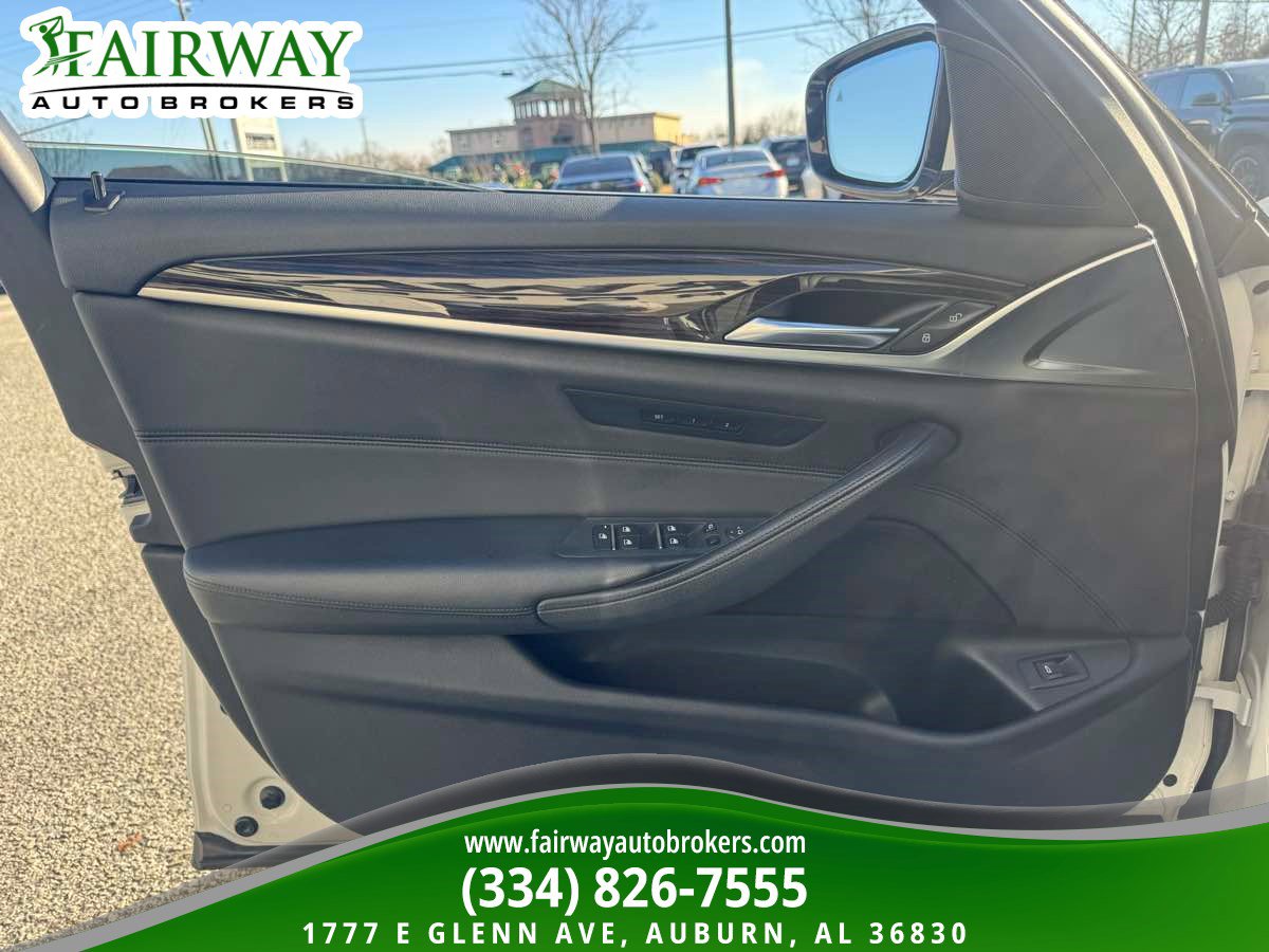 Used 2018 BMW 530i xDrive AWD/4WD image 31