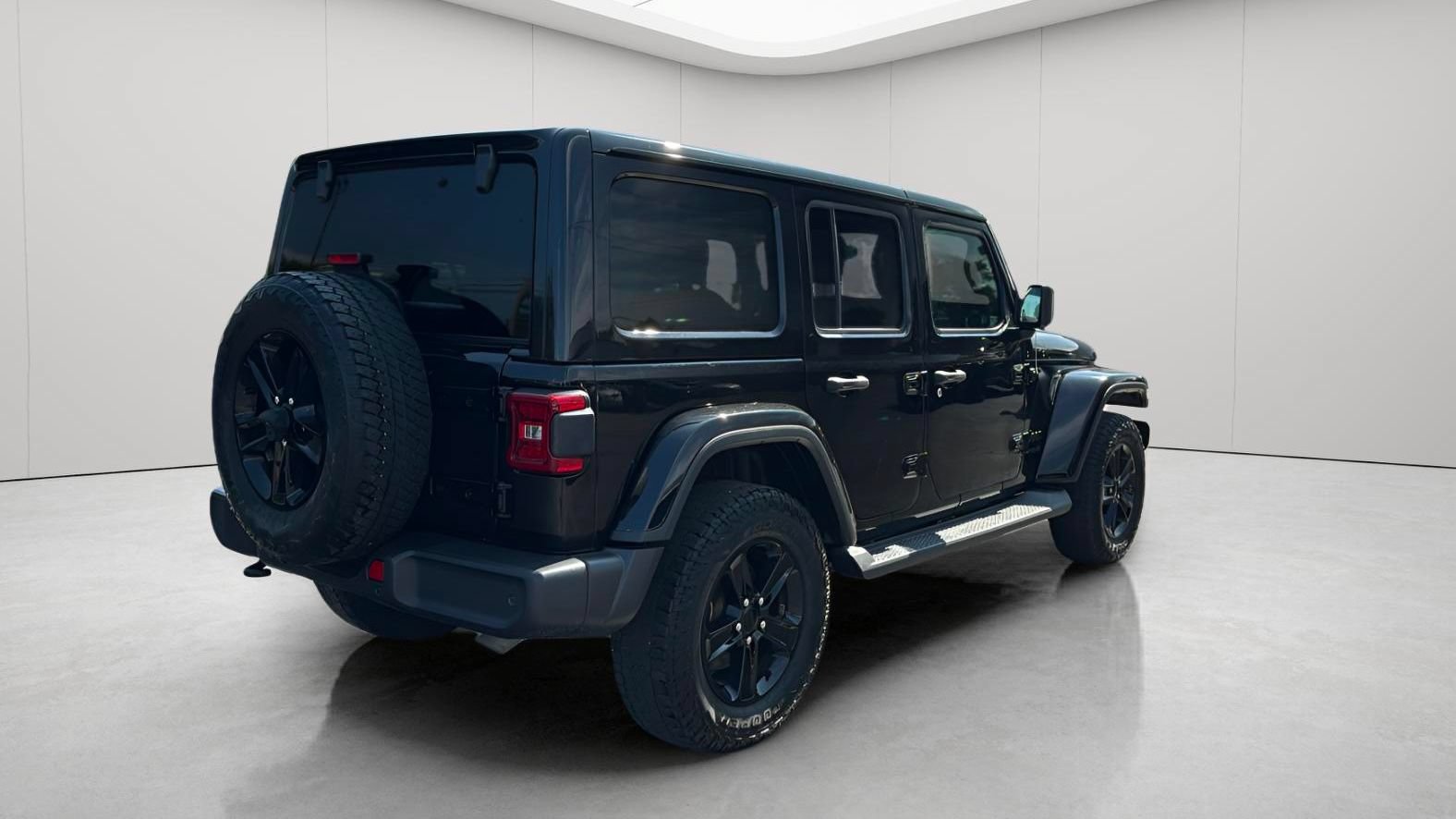 Used 2021 Jeep Wrangler Unlimited Sahara AWD/4WD image 5