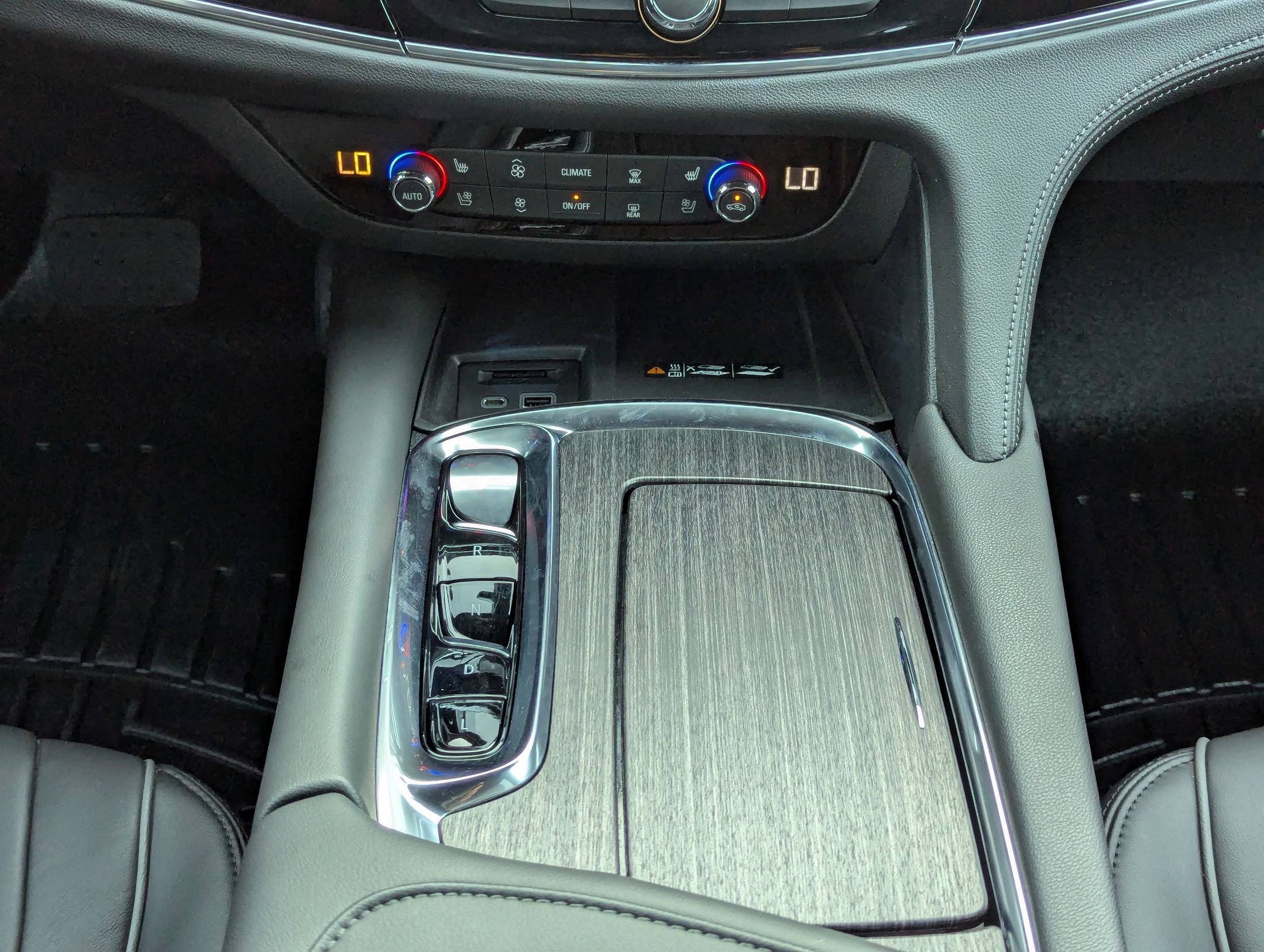 Used 2024 Buick Enclave Avenir w/ Avenir Technology Package FWD image 20