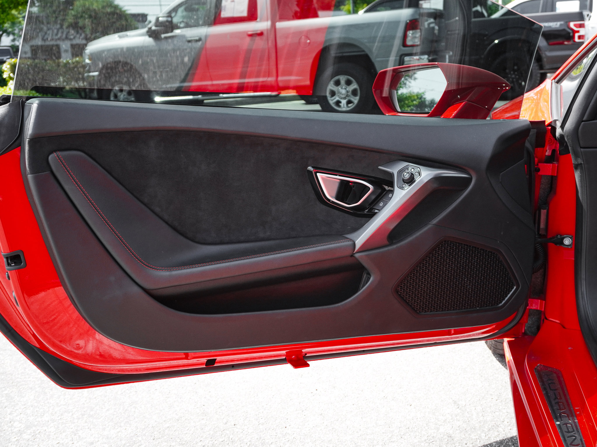 Used 2019 Lamborghini Huracan LP 580-2 RWD image 14