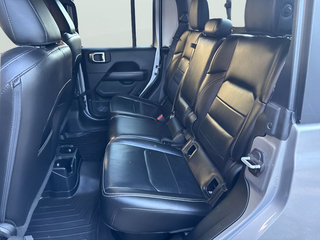 Used 2020 Jeep Gladiator Overland w/ Dual Top Group AWD/4WD image 9