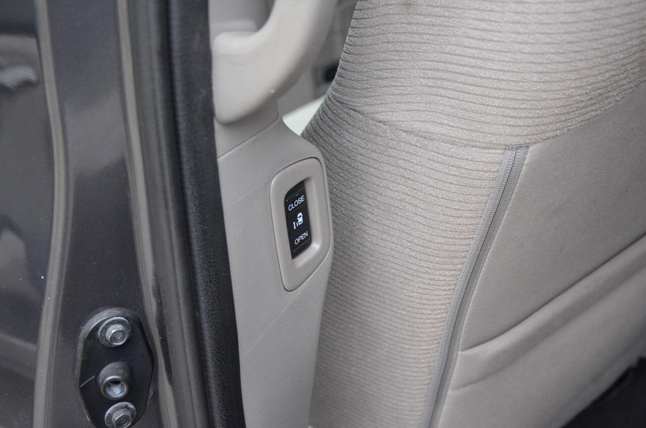 Used 2012 Honda Odyssey EX image 15