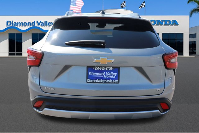 Used 2025 Chevrolet Trax LT image 5