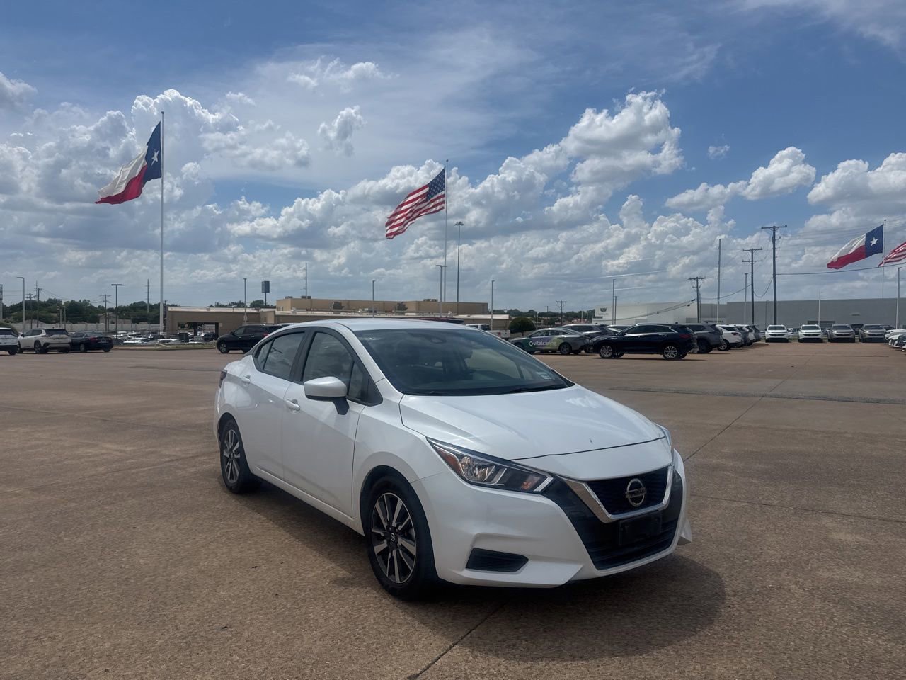 Certified 2022 Nissan Versa SV FWD image 2