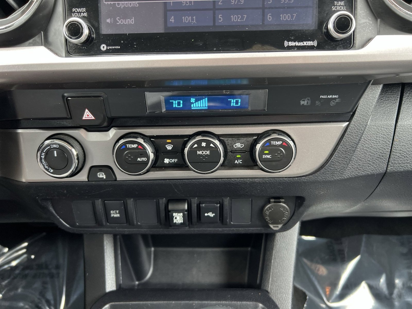 Used 2022 Toyota Tacoma SR5 AWD/4WD image 20