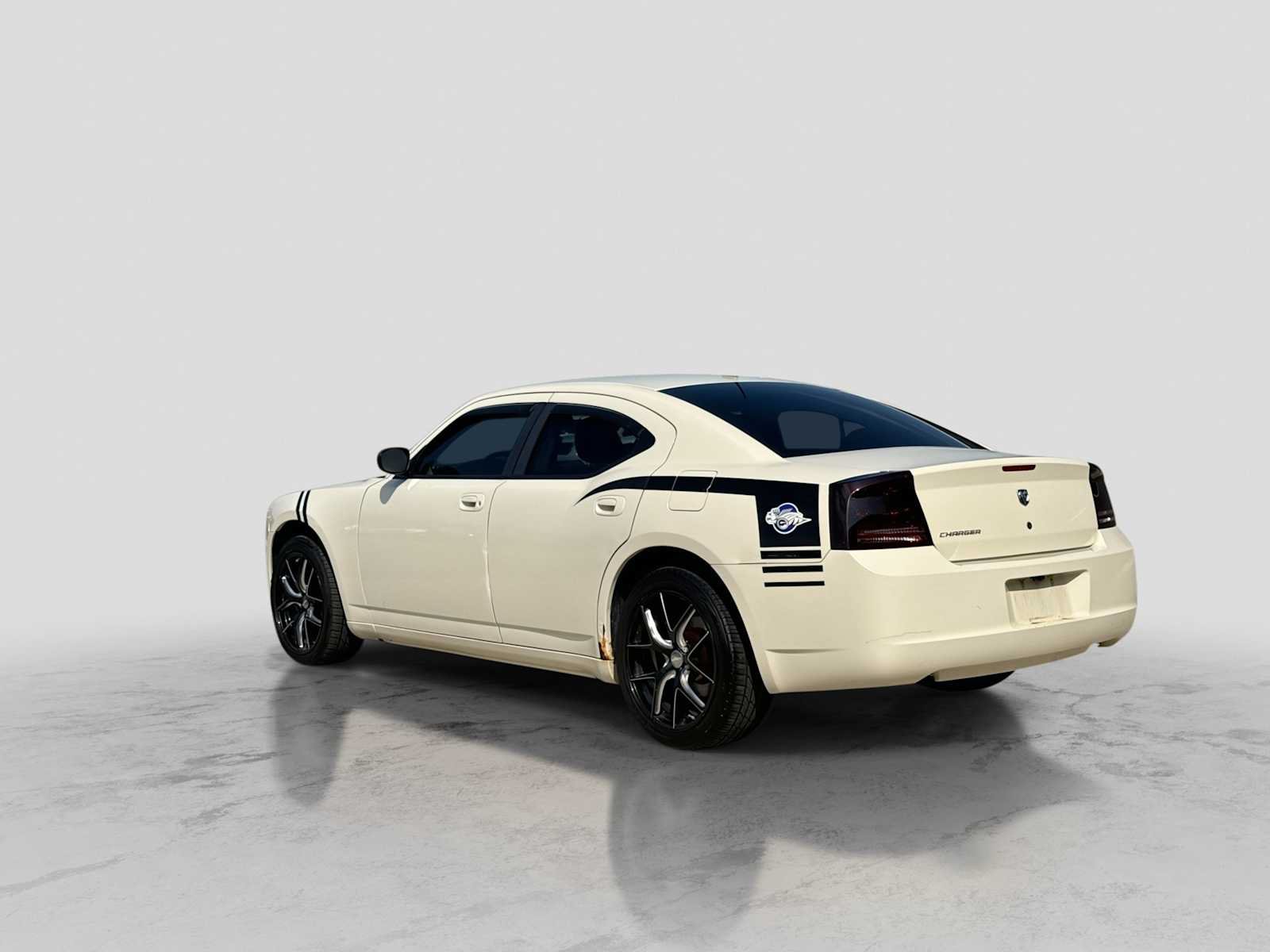 Used 2008 Dodge Charger SE RWD image 4