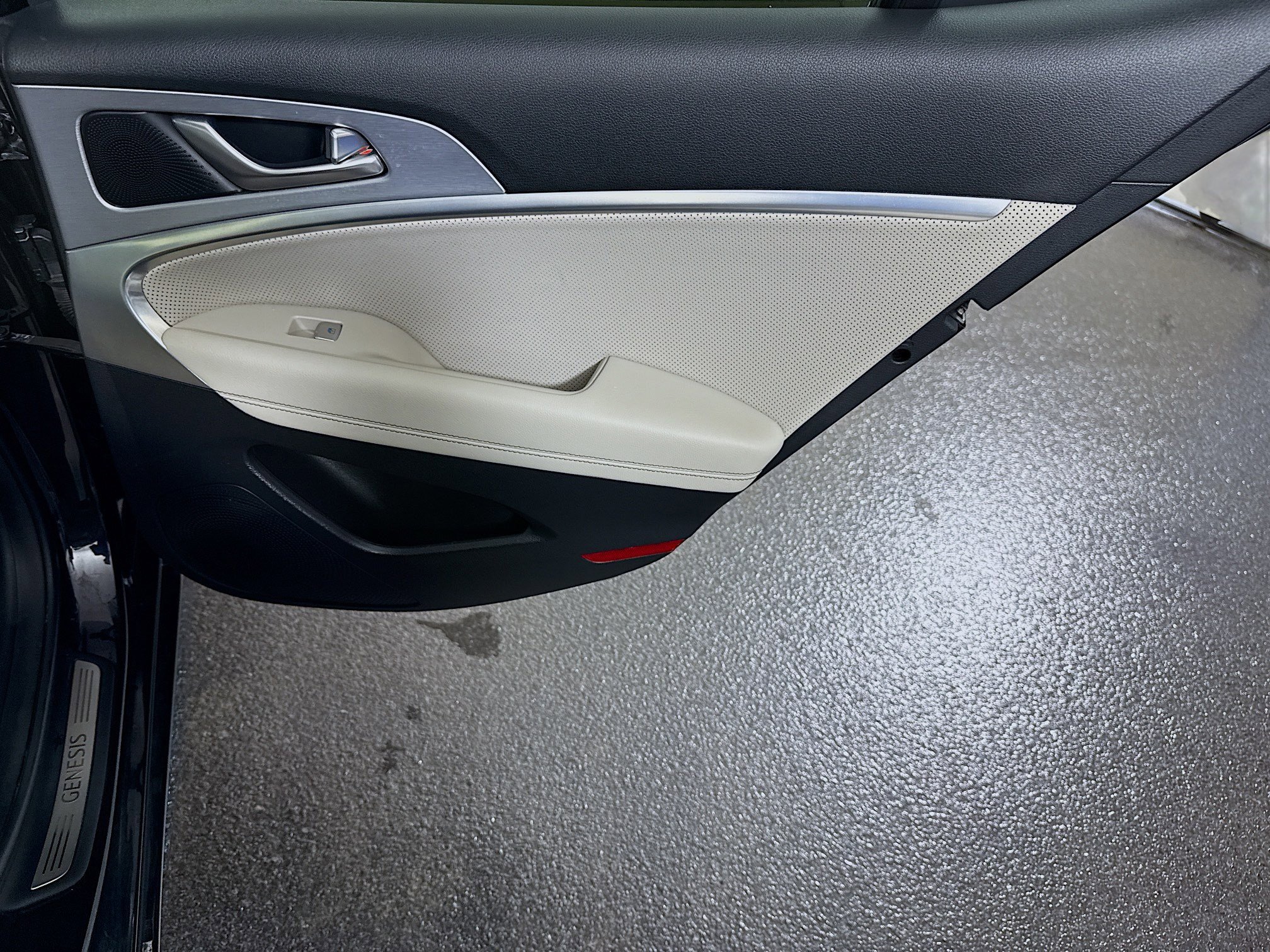 Used 2019 Genesis G70 3.3T Advanced AWD/4WD image 28