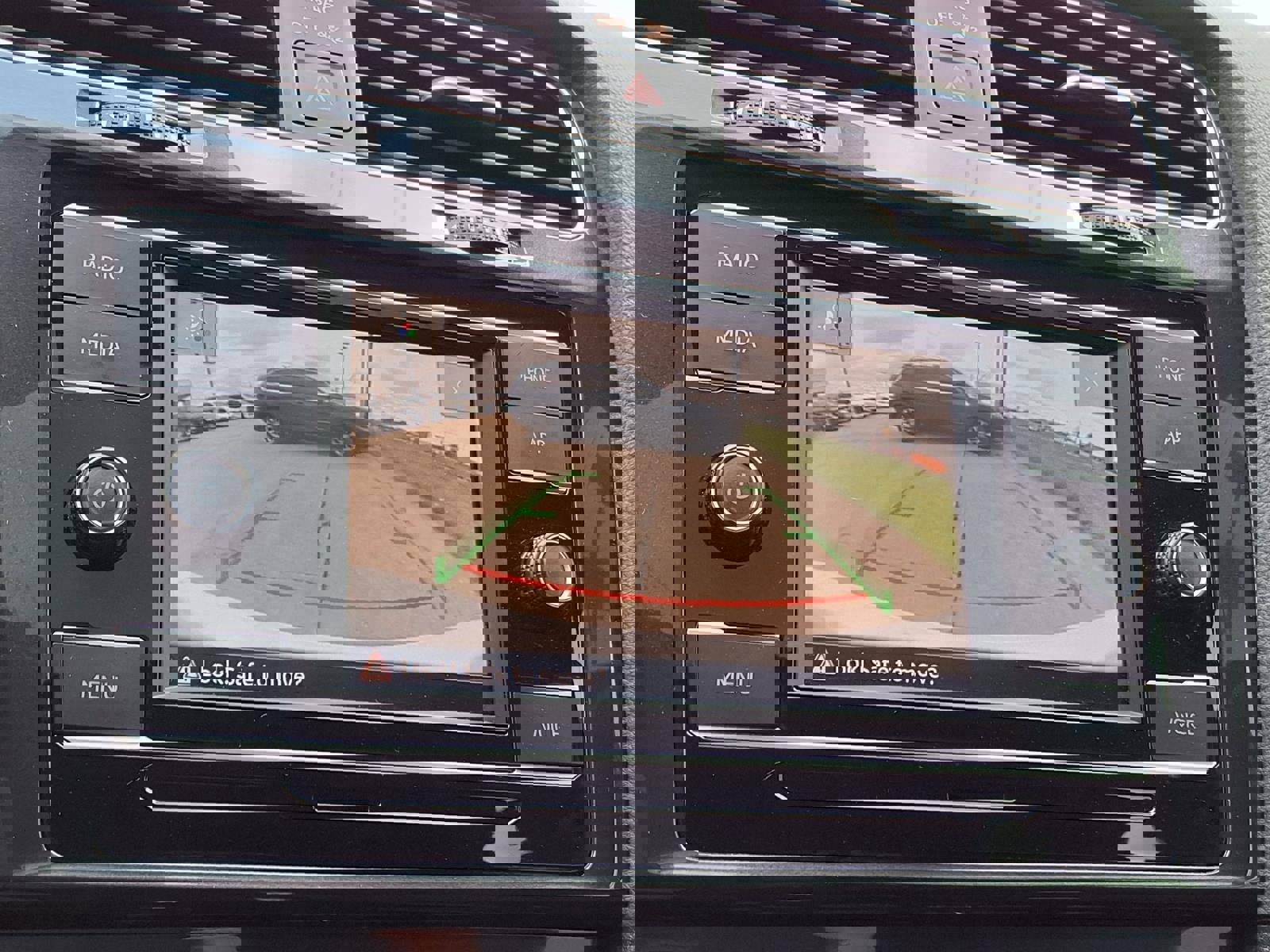 Used 2020 Volkswagen Golf 4-Door image 4