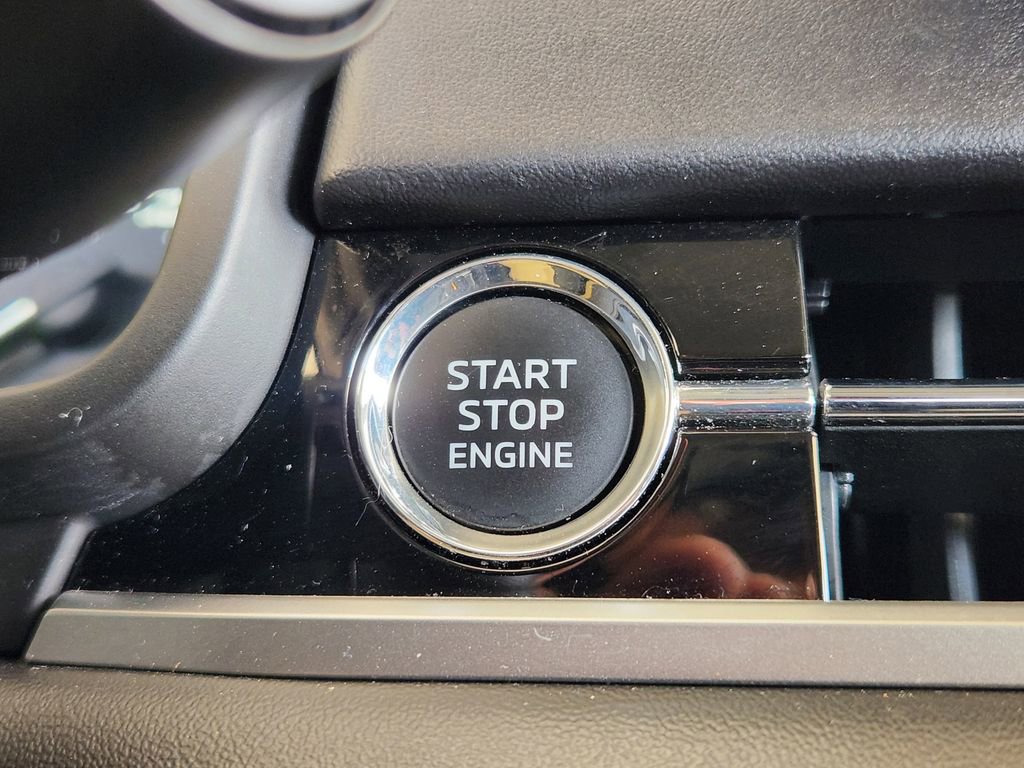 Used 2022 Mitsubishi Outlander SE image 20