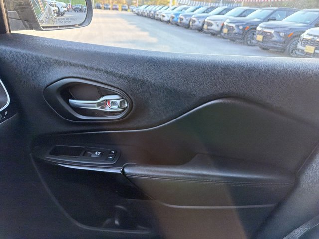 Used 2019 Jeep Cherokee Latitude Plus image 26