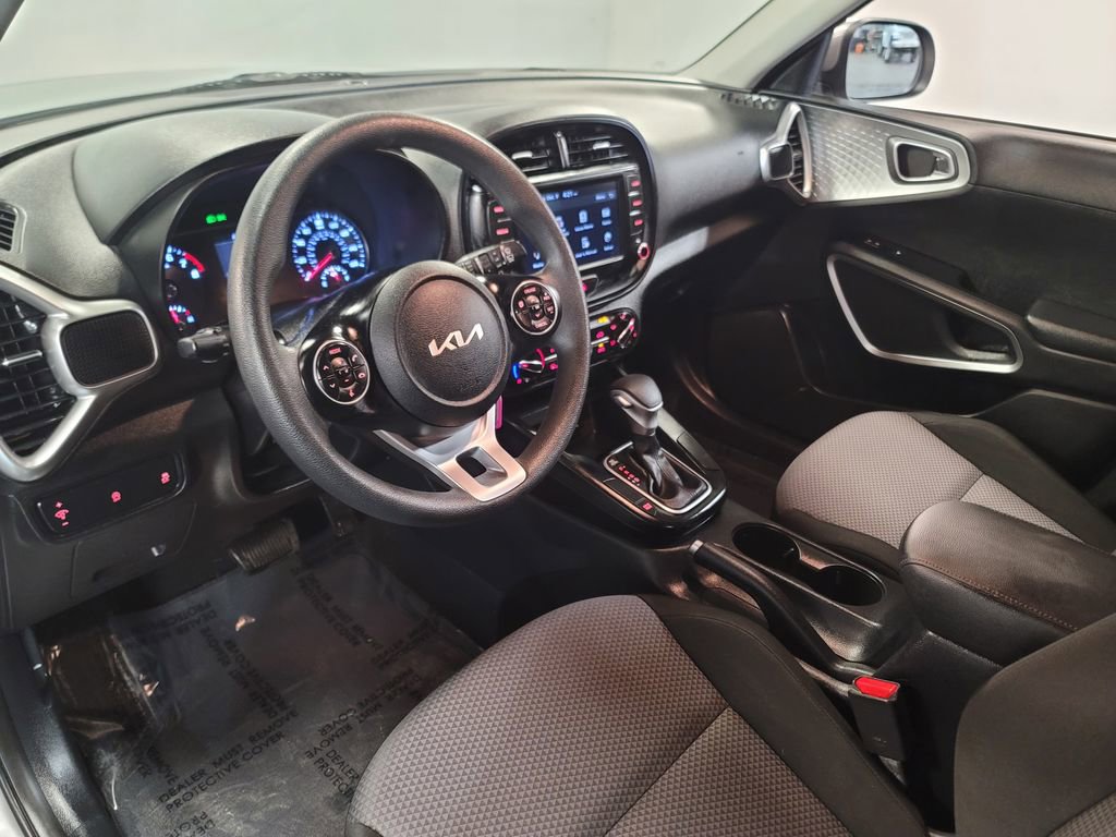 Used 2022 Kia Soul LX image 18
