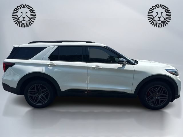 Used 2025 Ford Explorer ST AWD/4WD image 5
