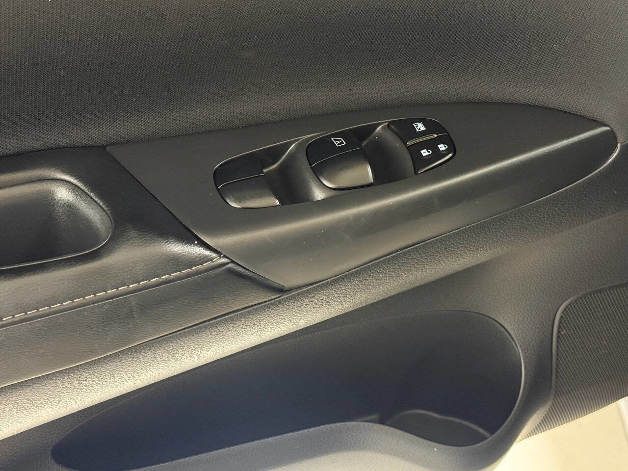 Used 2018 Nissan Sentra SV FWD image 36