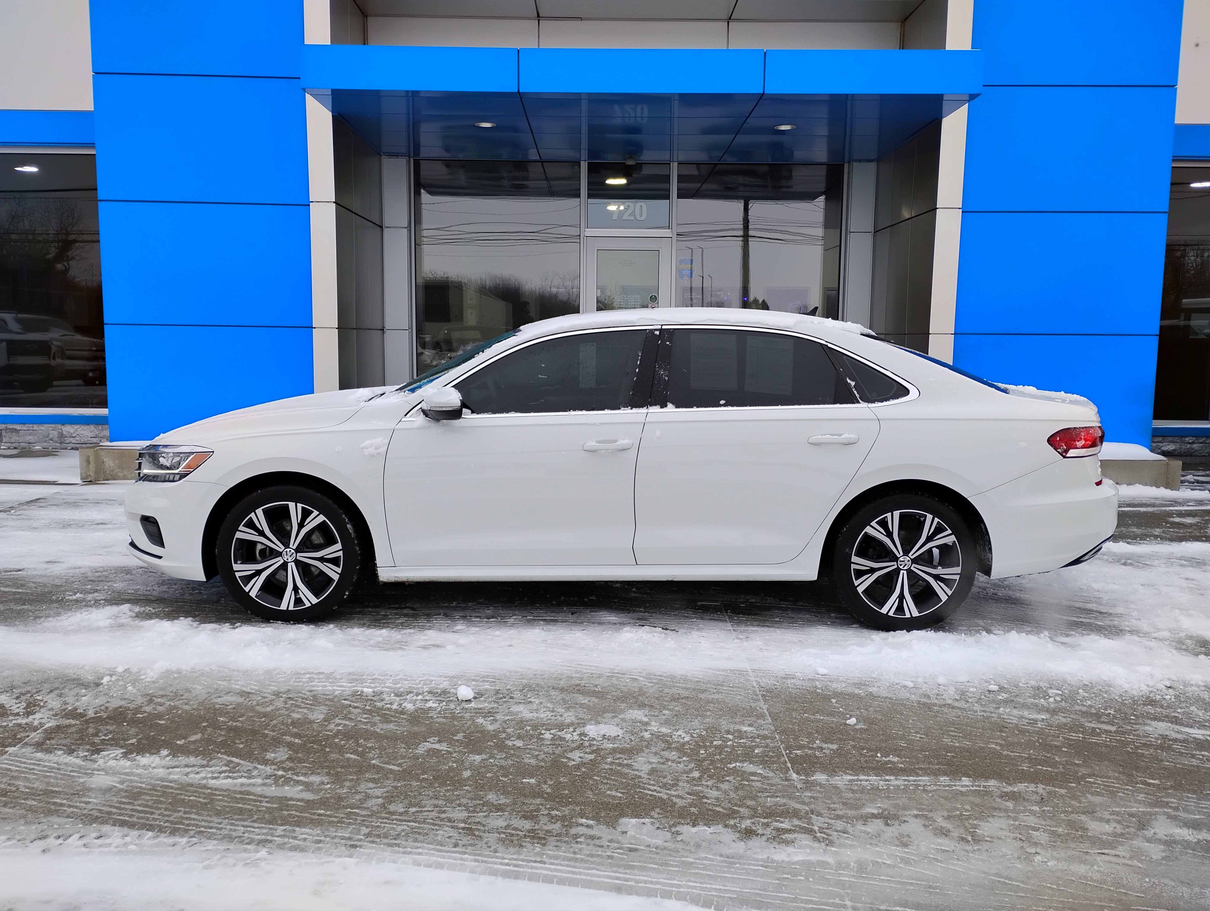 Used 2021 Volkswagen Passat 2.0T SE image 29