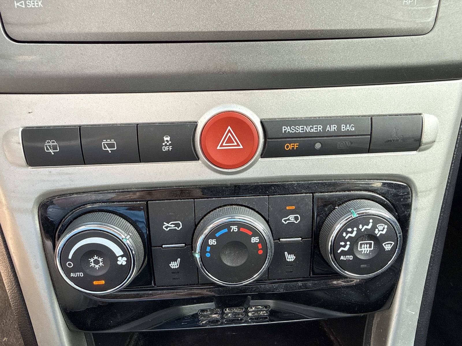 Used 2014 Chevrolet Captiva Sport LTZ FWD image 24