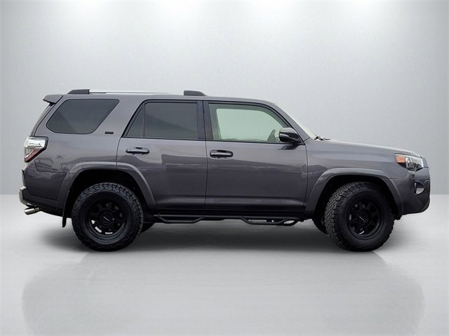 Used 2022 Toyota 4Runner SR5 Premium image 3