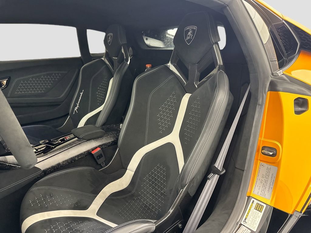 Used 2018 Lamborghini Huracan Performante AWD/4WD image 22
