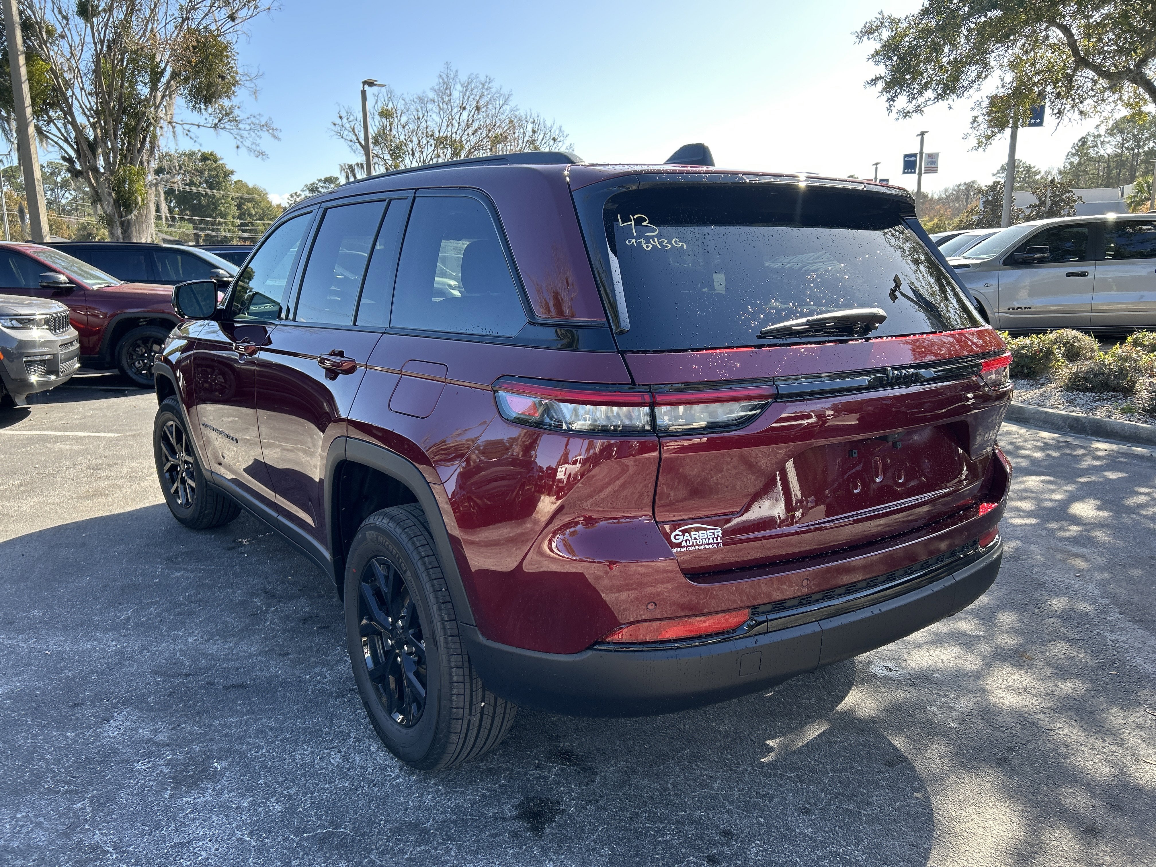 New 2025 Jeep Grand Cherokee Altitude image 5