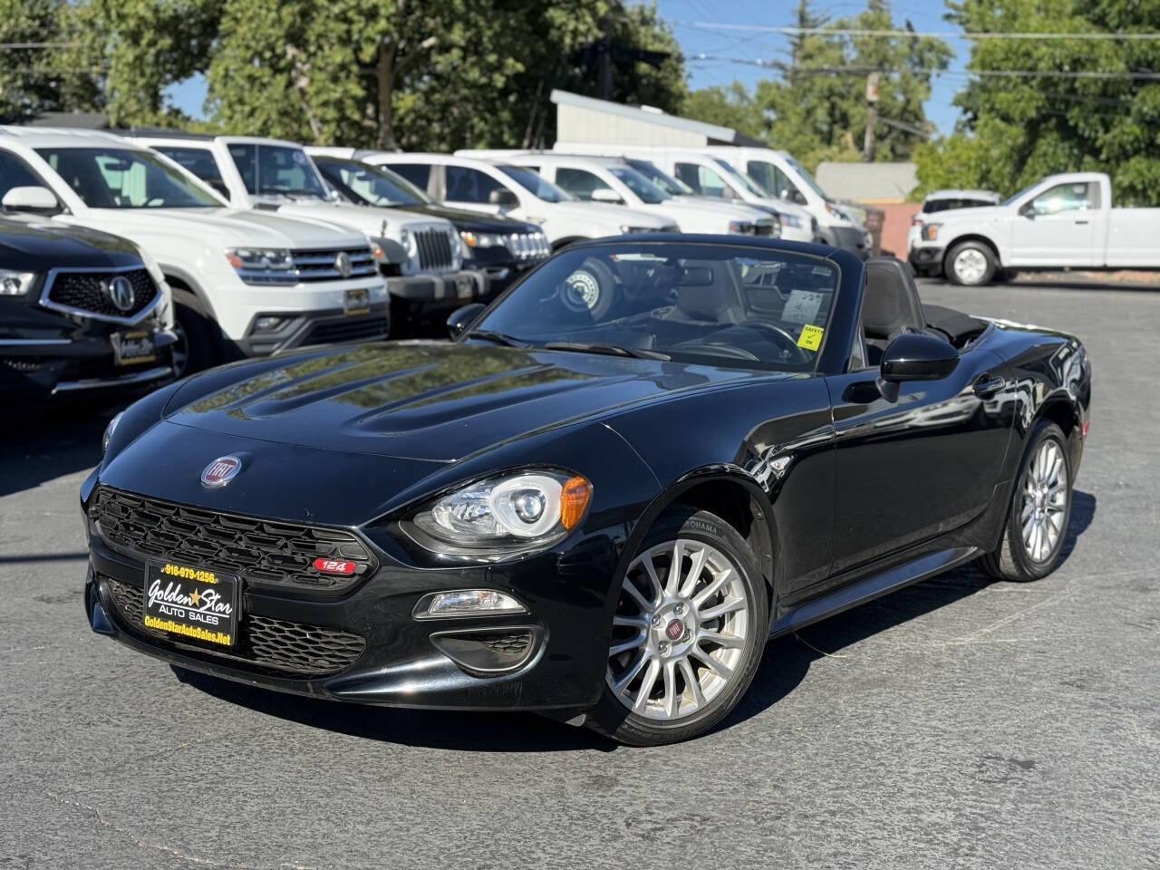 Used 2017 FIAT 124 Spider Classica RWD image 2