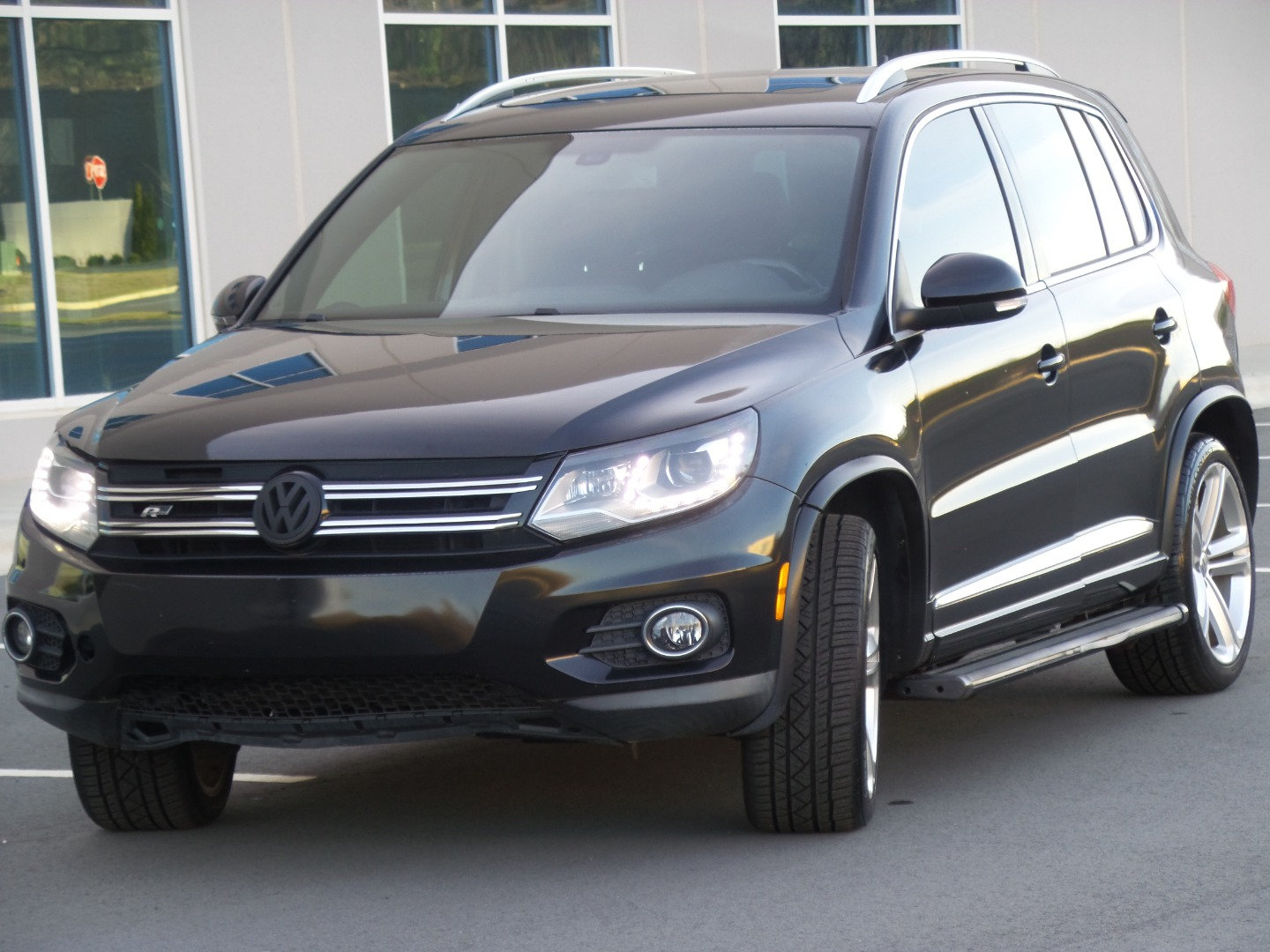 Used 2015 Volkswagen Tiguan R-Line FWD image 5