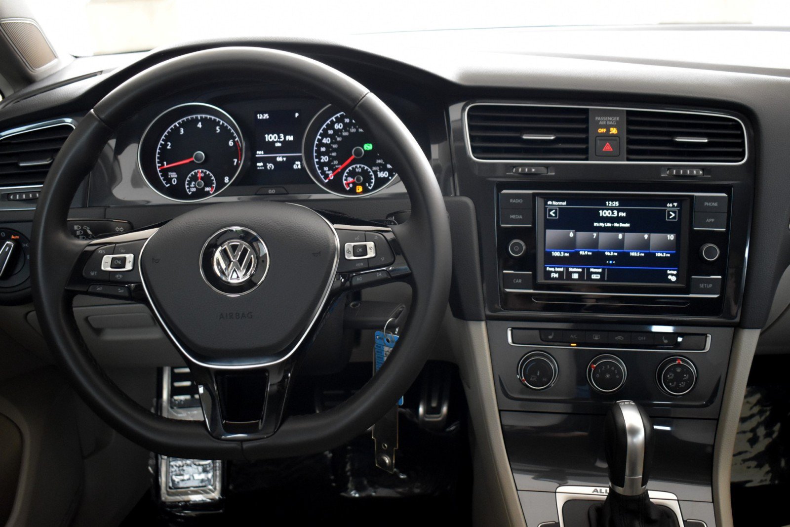 Used 2019 Volkswagen Golf Alltrack S AWD/4WD image 15