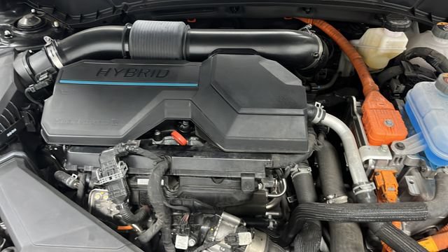 Used 2025 Hyundai Tucson Limited AWD/4WD image 27