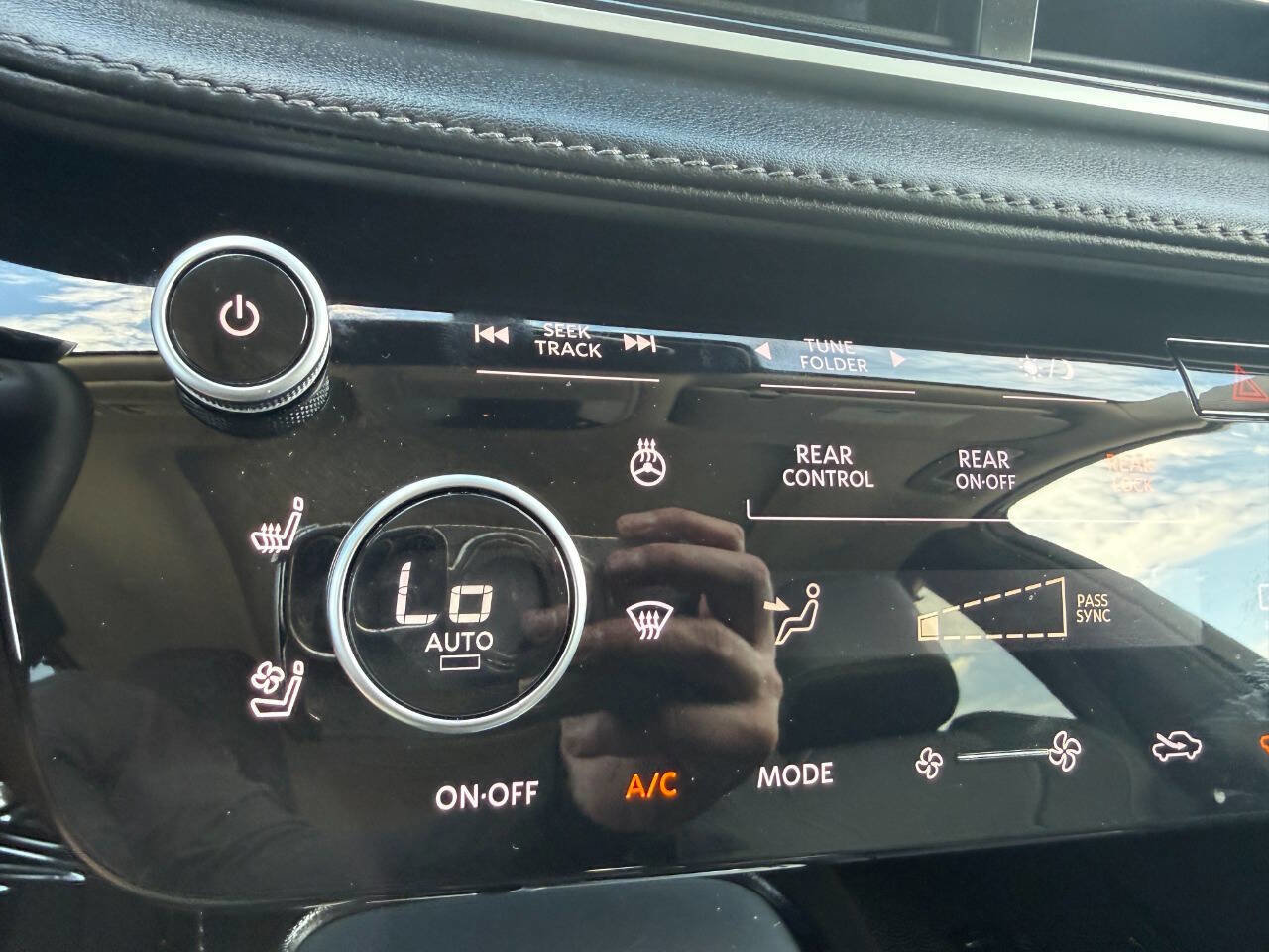 Used 2025 INFINITI QX60 Luxe w/ Vision Package image 46