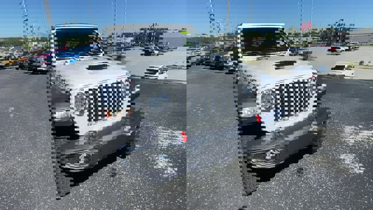 Used 2023 Jeep Gladiator Mojave w/ Cold Weather Group image 3