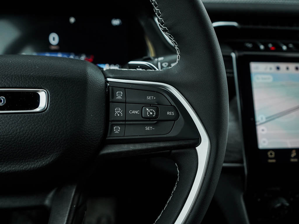 New 2025 Jeep Grand Cherokee Limited w/ Black Appearance Package image 21