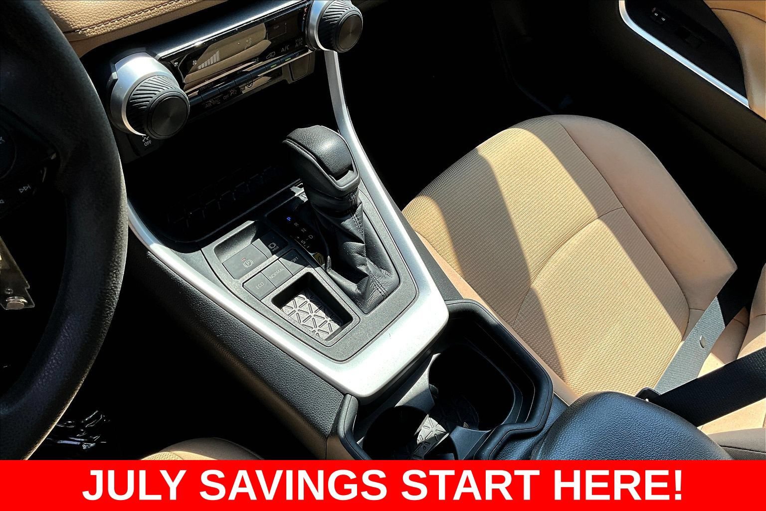 Used 2020 Toyota RAV4 LE FWD image 18