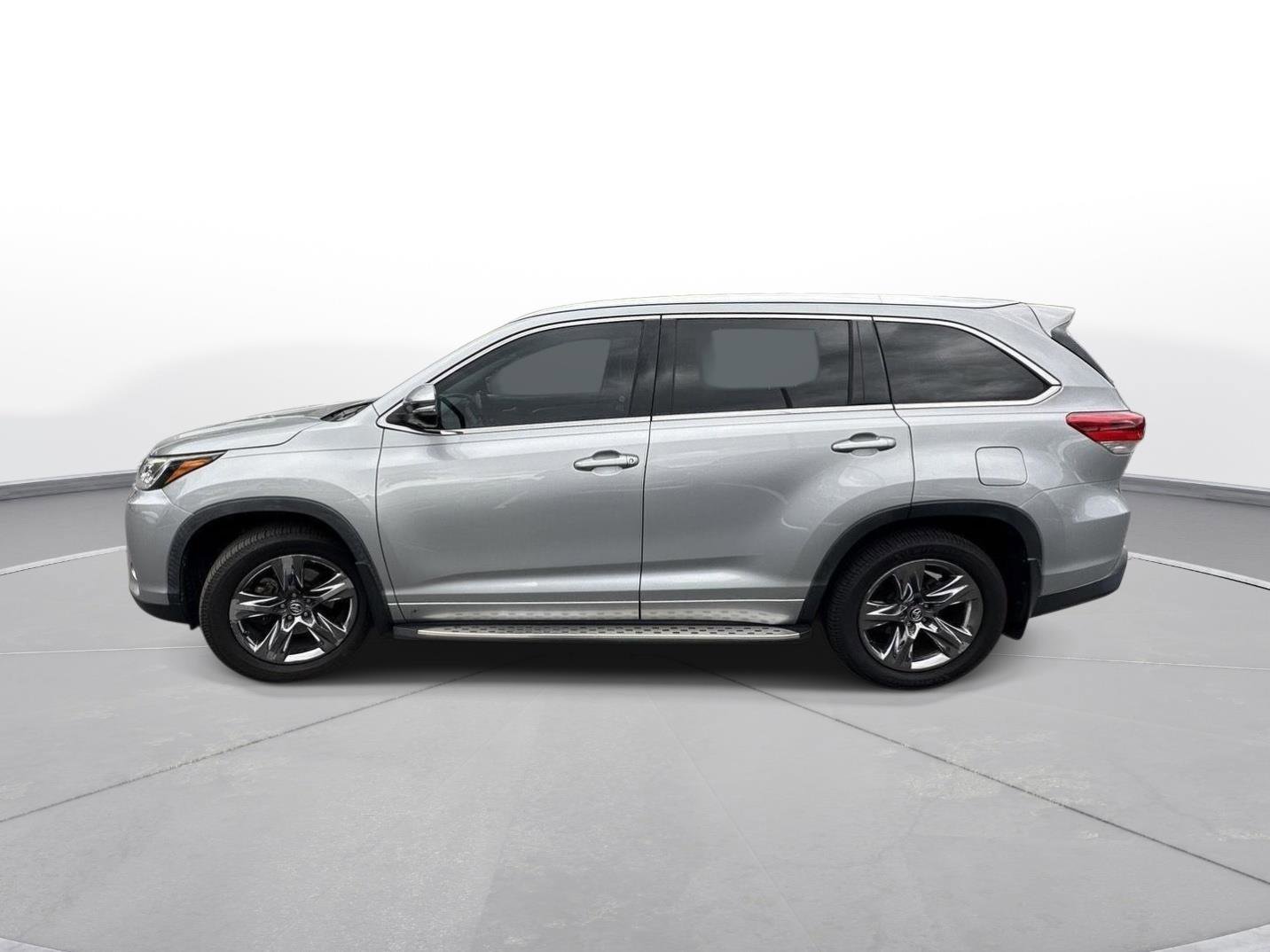 Used 2019 Toyota Highlander Limited Platinum AWD/4WD image 9