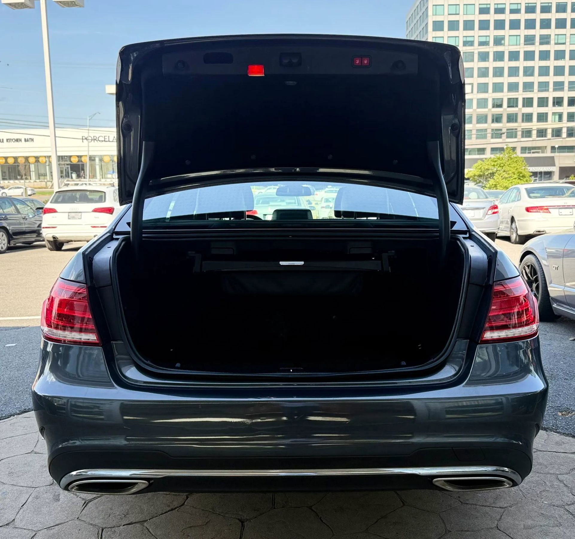 Used 2014 Mercedes-Benz E 350 4MATIC Sedan image 45