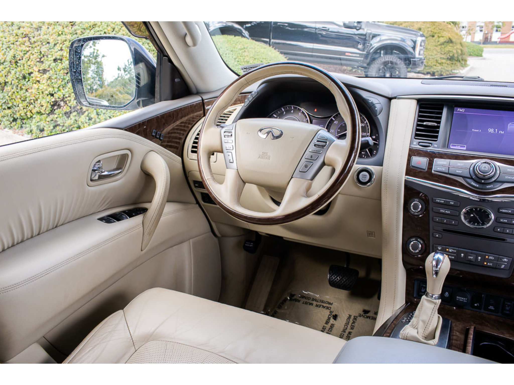 Used 2015 INFINITI QX80 4WD w/ 22" Wheel Package image 13