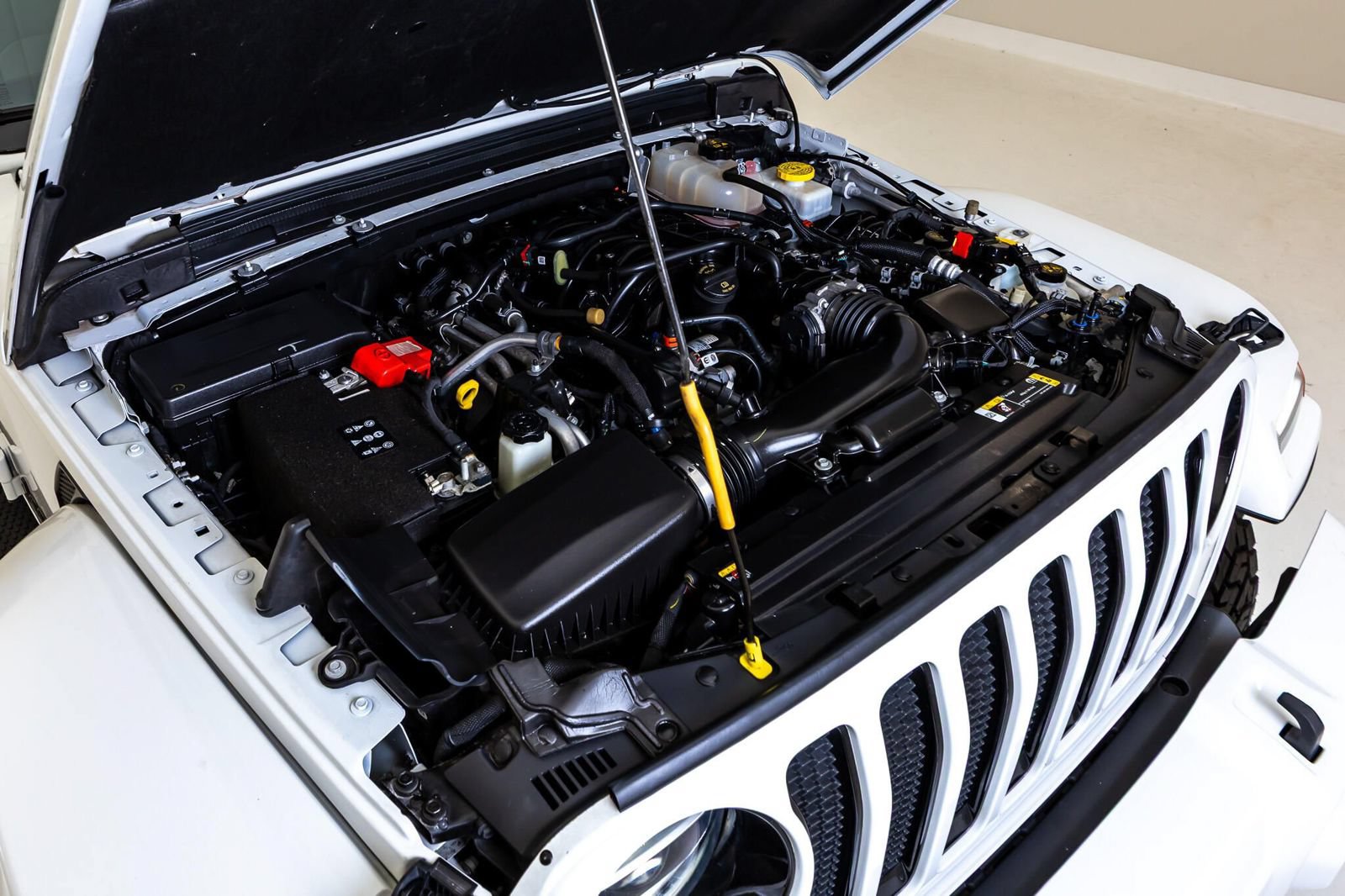Used 2022 Jeep Wrangler Unlimited Sahara AWD/4WD image 47