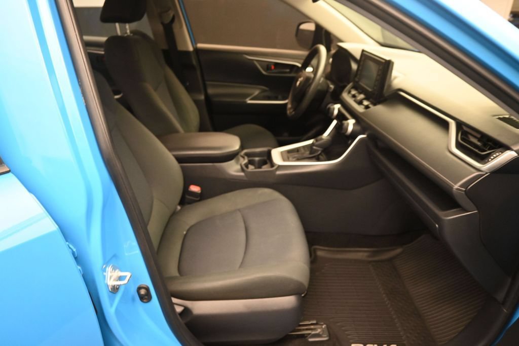 Used 2019 Toyota RAV4 LE w/ All Weather Liner Package AWD/4WD image 11