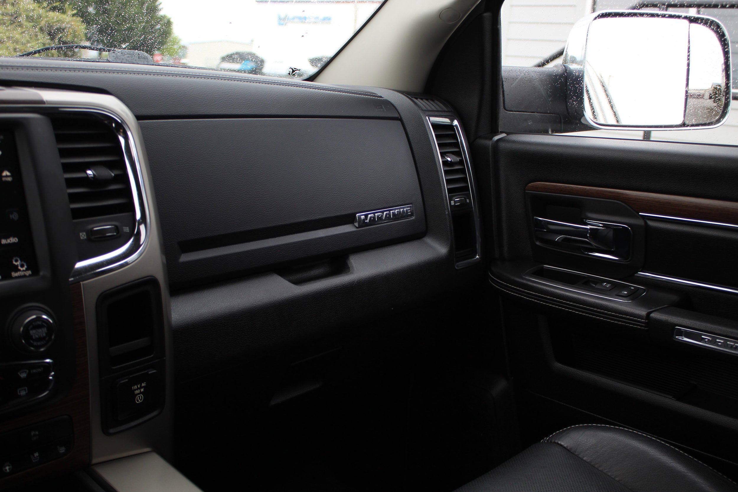 Used 2013 RAM 1500 Laramie w/ Convenience Group AWD/4WD image 39