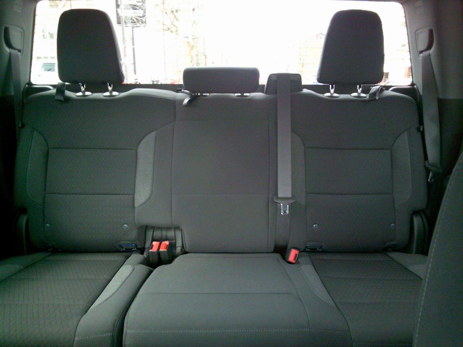 Used 2024 Chevrolet Silverado 2500 Custom w/ Custom Value Package image 18